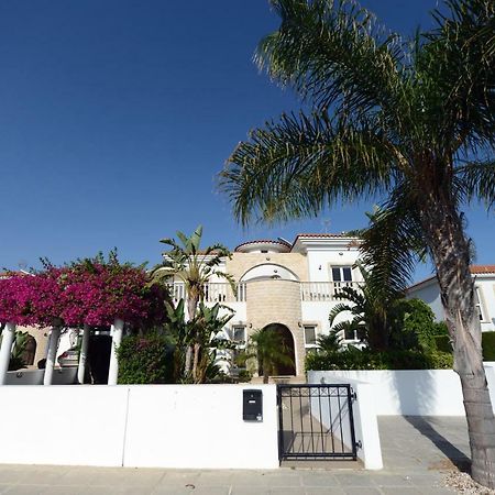 Karythia Villa Pyla Buitenkant foto