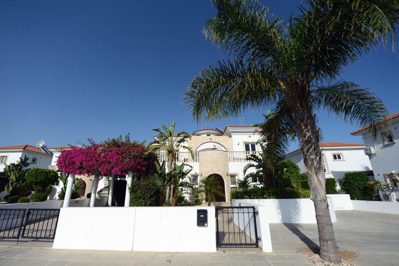 Karythia Villa Pyla Buitenkant foto