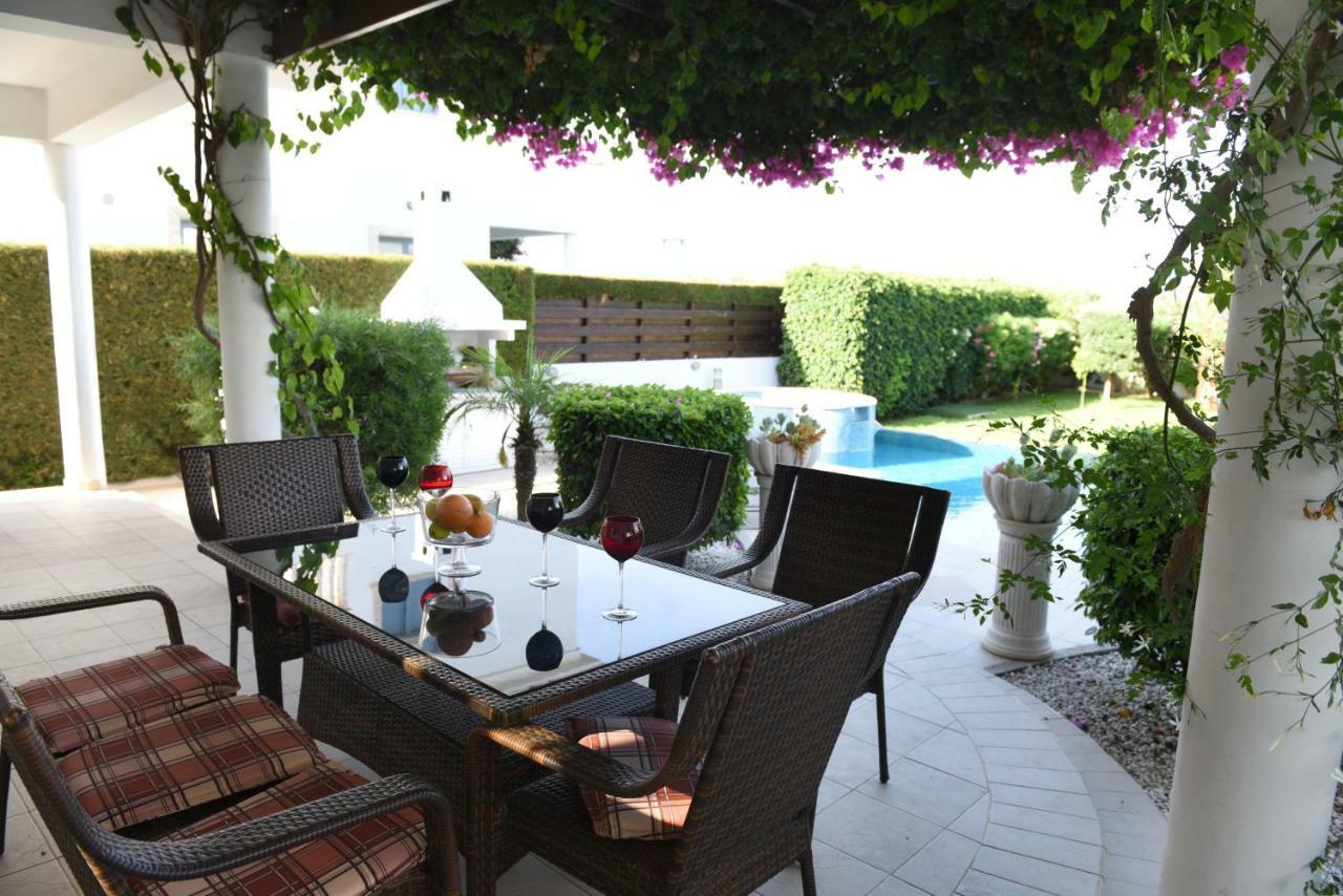 Karythia Villa Pyla Buitenkant foto