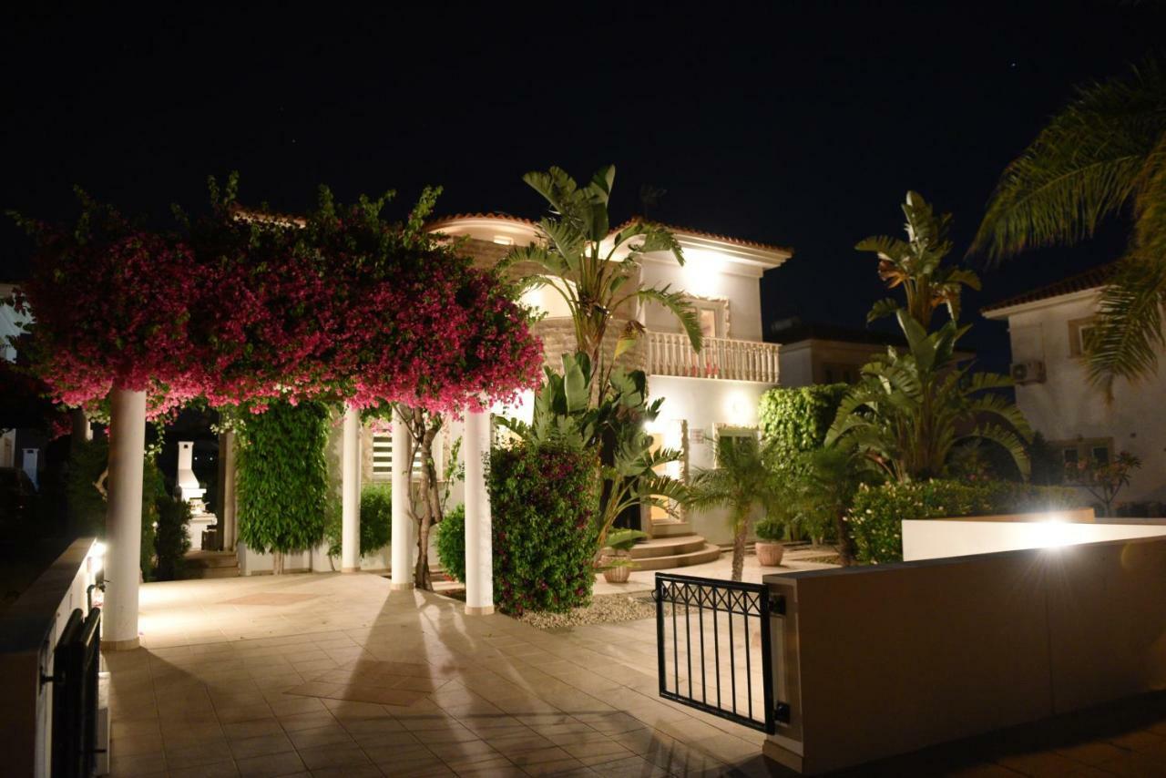 Karythia Villa Pyla Buitenkant foto