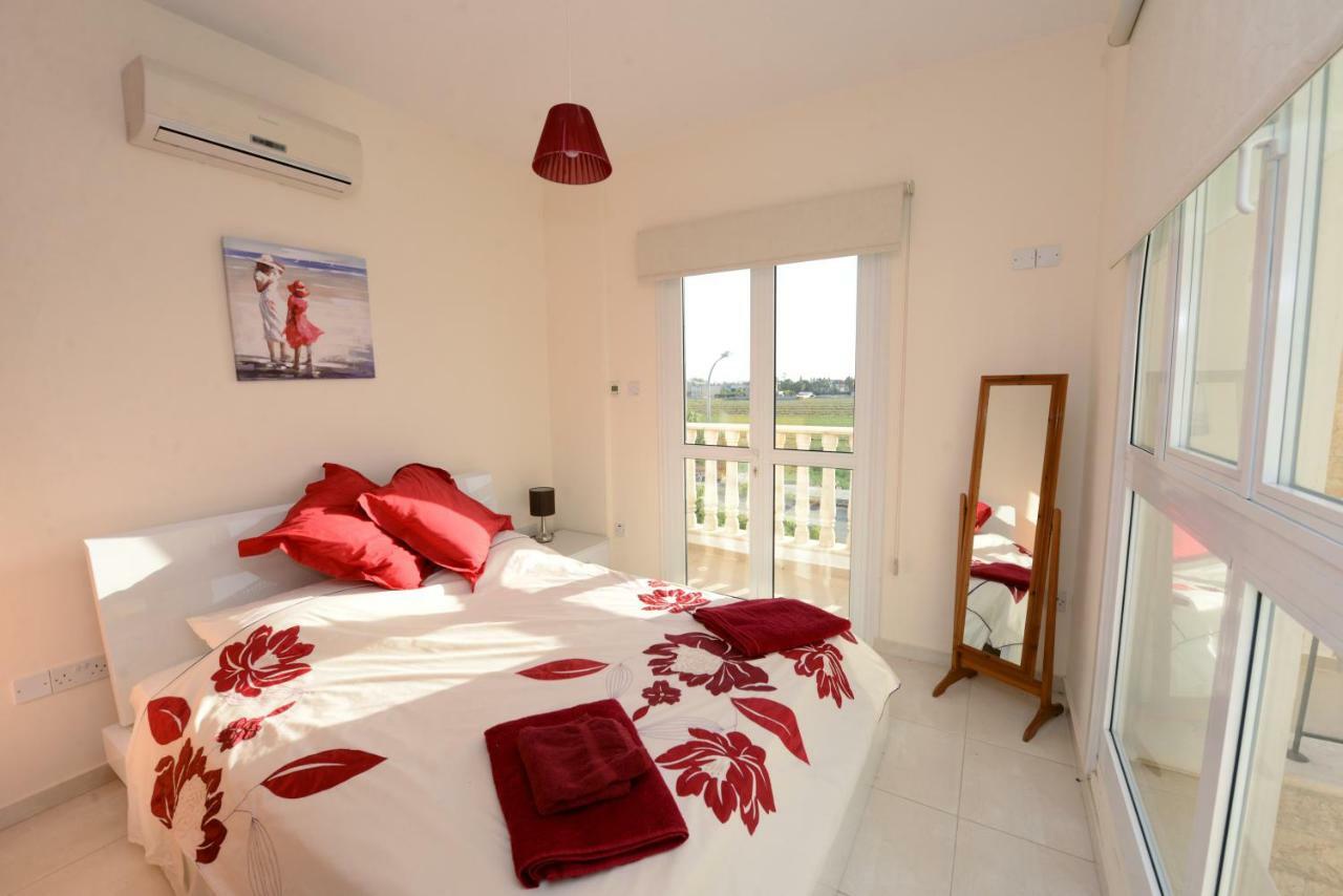 Karythia Villa Pyla Buitenkant foto