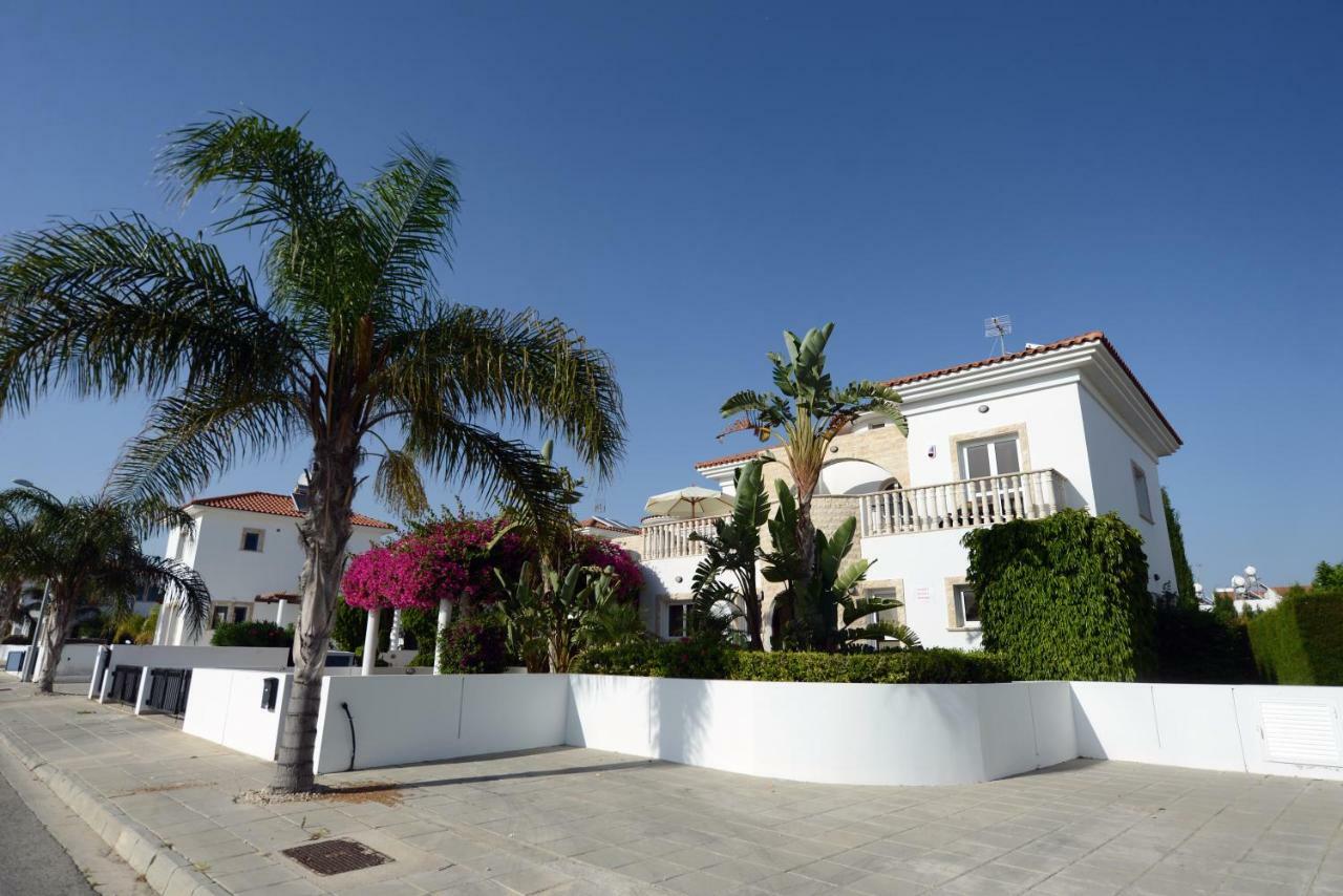 Karythia Villa Pyla Buitenkant foto