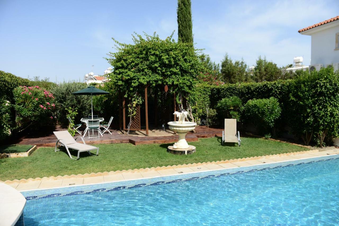 Karythia Villa Pyla Buitenkant foto